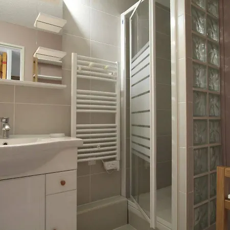 Cosy Au Pour 4 Avec Balcon, Parking Et Wifi A - Fr-1-330d-95 *